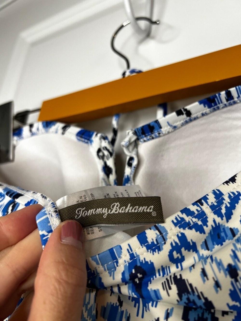 Tommy Bahama Swimsuit – Size 4 - Picture 4 of 10